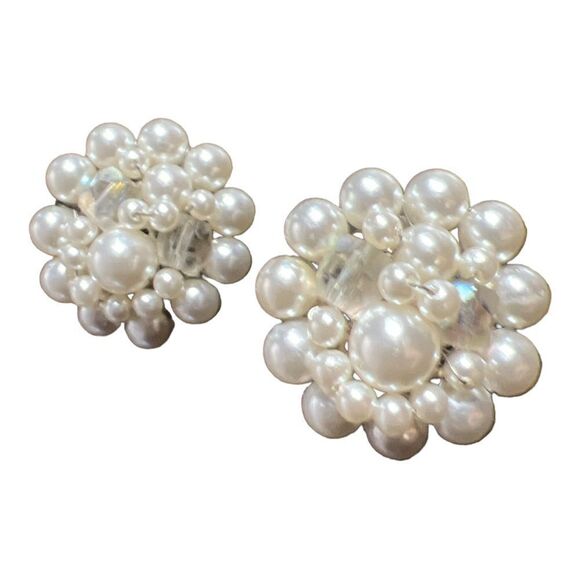 Vintage Pearl and Chrystal Clip On Earrings - Picture 1 of 2